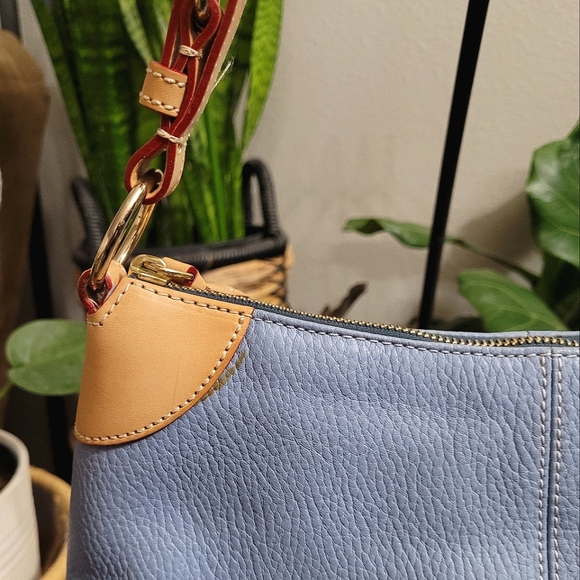 Dooney and Bourke Pebble Grain Leather Shoulder Bag - Picture 4 of 9